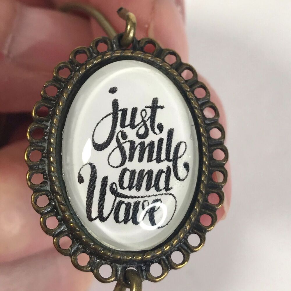 Oval Just Smile and Wave Bangle Bracelet Vintage  Jewelry